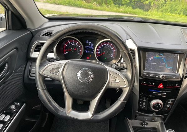 SsangYong Tivoli cena 37900 przebieg: 103000, rok produkcji 2015 z Lubaczów małe 277